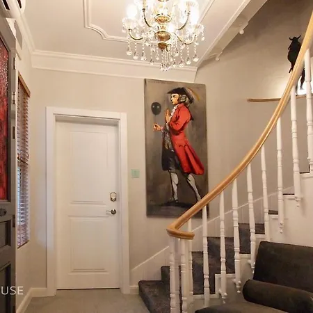 No13 Boutique House Guest house